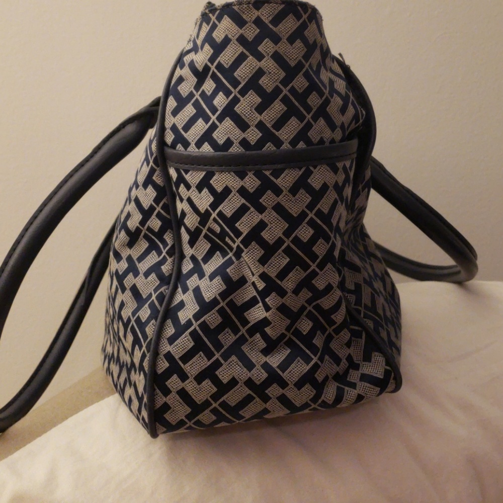 Tommy Hilfiger Bag - Picture 2 of 4